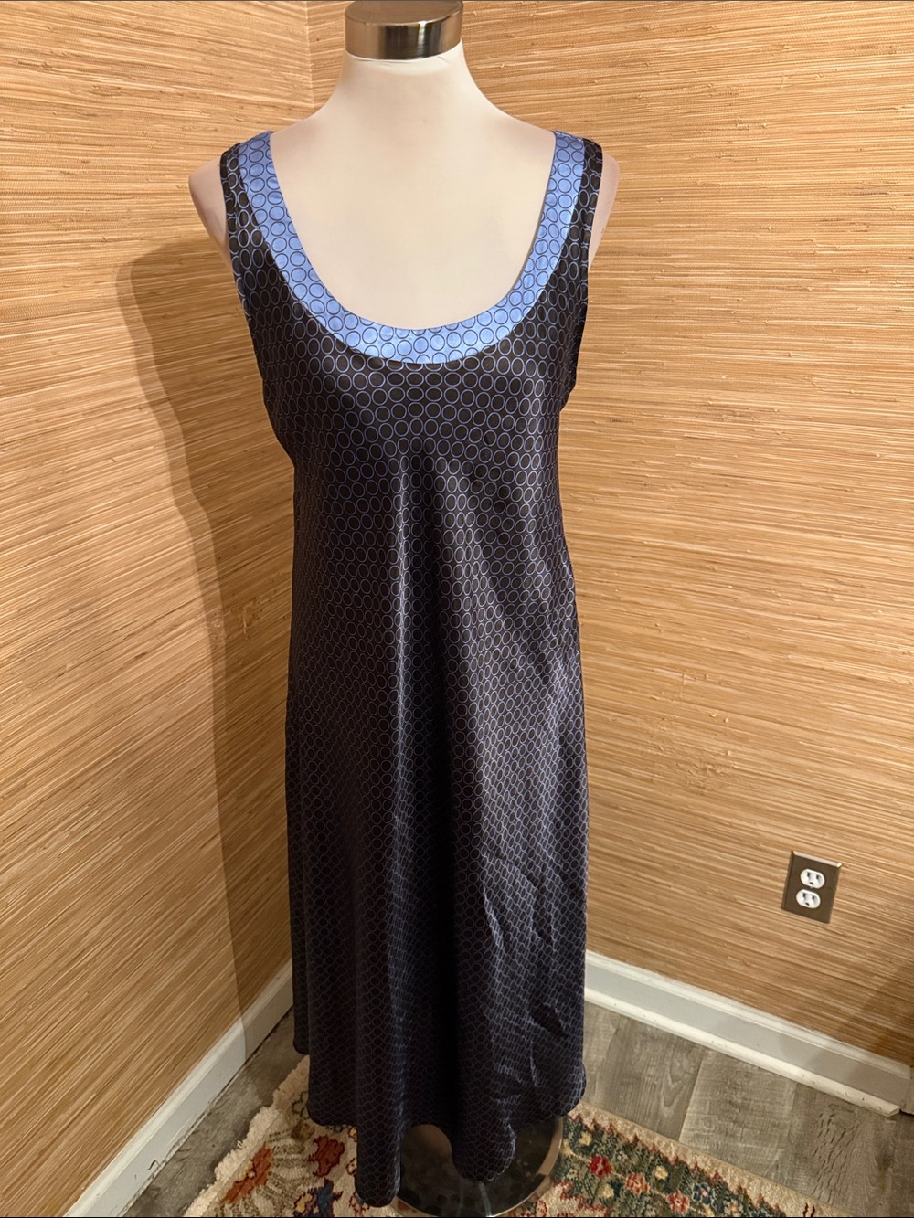 Jones New York Black Chemise with Blue Scoop Neck
